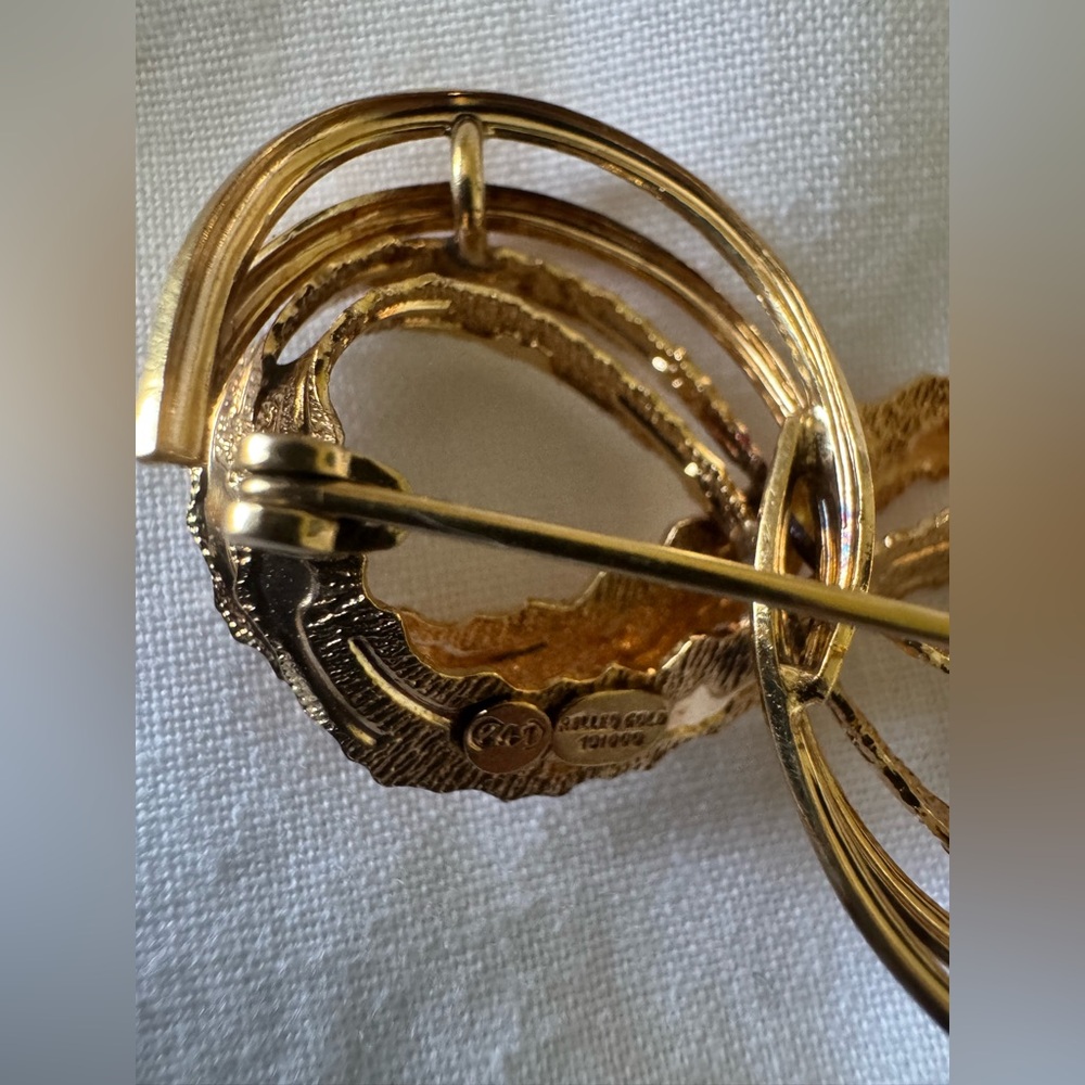 Gold Infinity Brooch - Picture 4 of 6